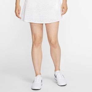 Nike Women’s Size (XS) Breathe Golf Skirt. New